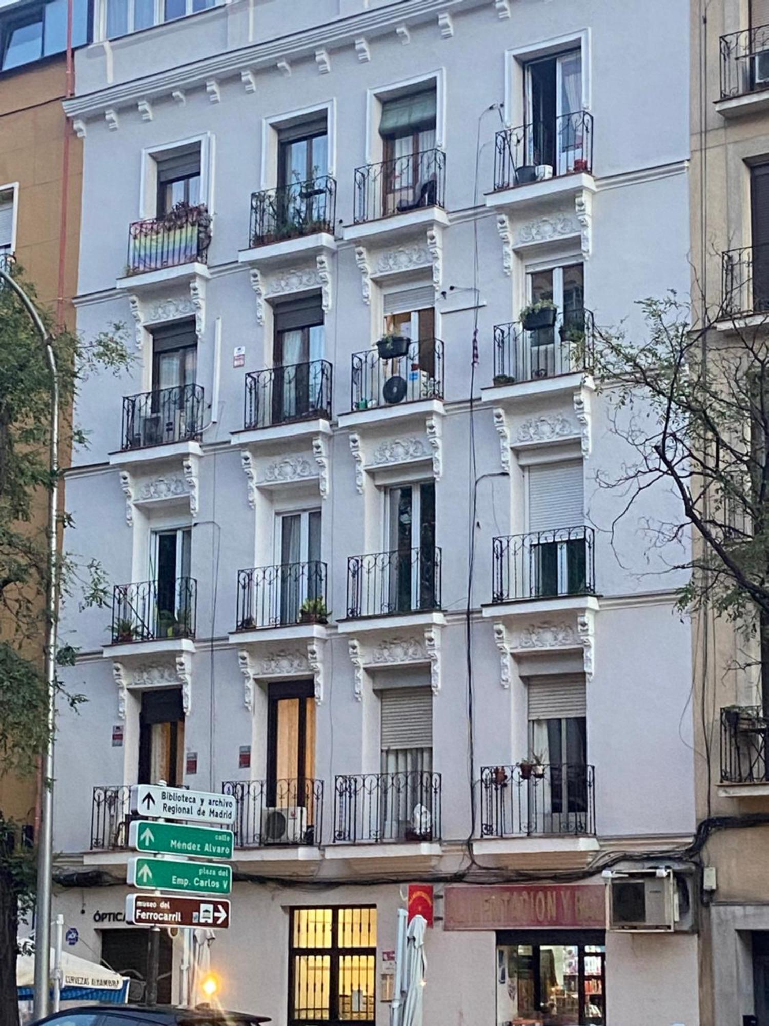 El Jardin Del Angel Ferrocarril Lägenhet Madrid Exteriör bild